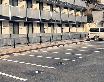 15/15 駐車場