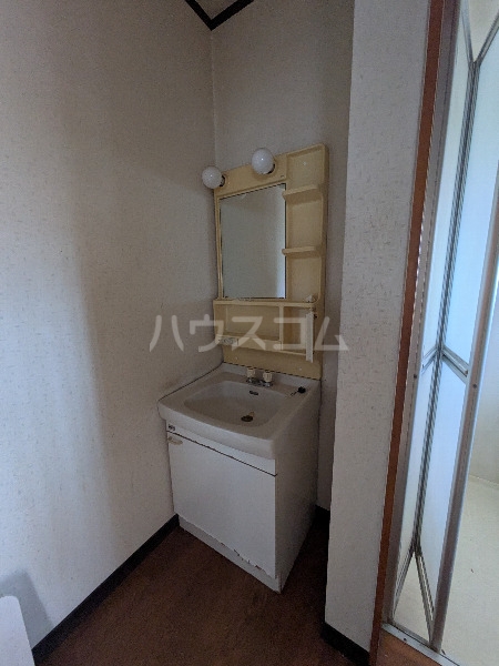 13/30 洗面