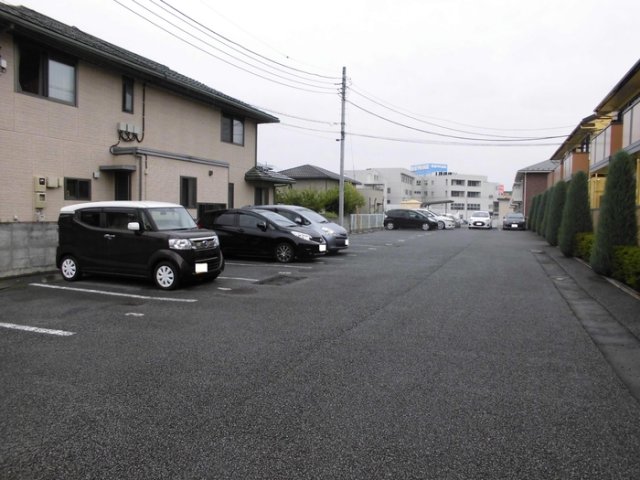 18/22 駐車場