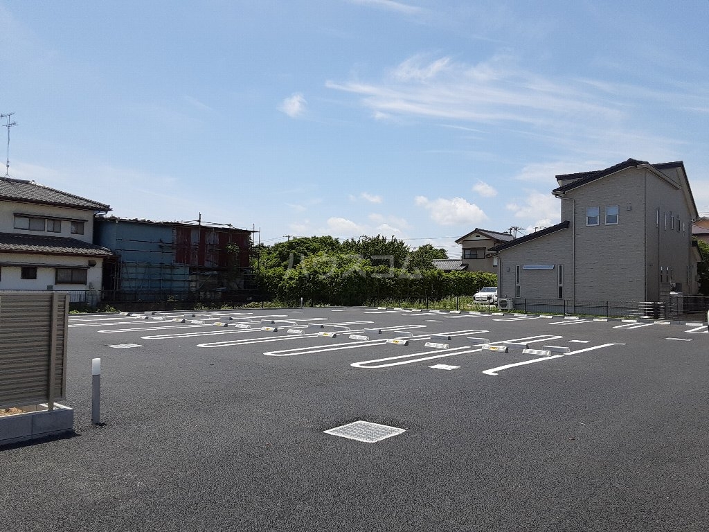 2/3 駐車場