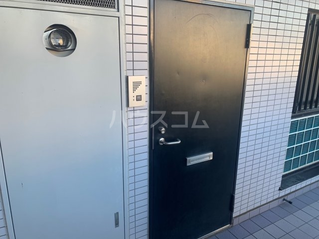 13/30 玄関
