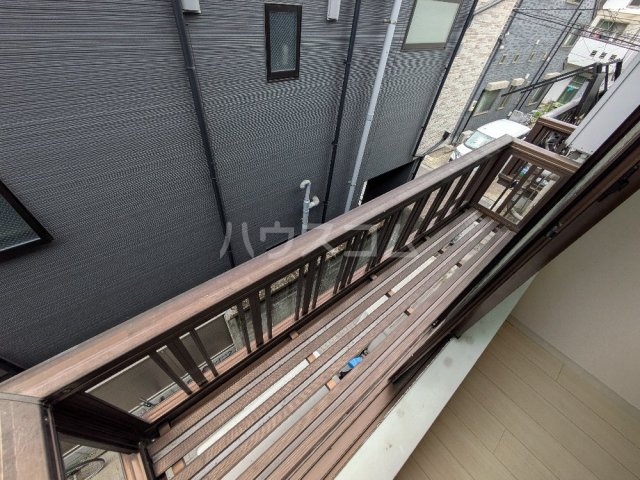 13/19 バルコニー