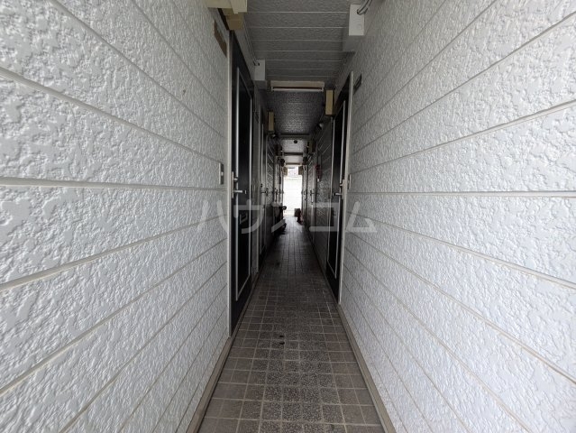 18/19 エントランス