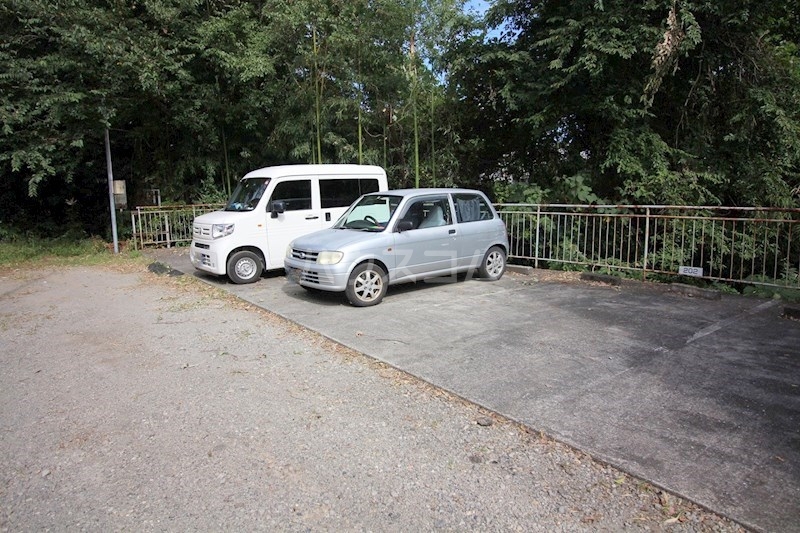 14/15 駐車場