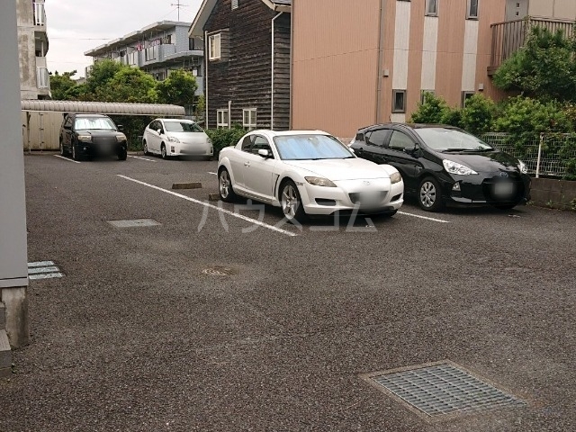 13/23 駐車場
