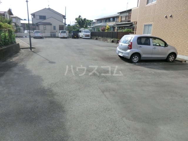 16/20 駐車場