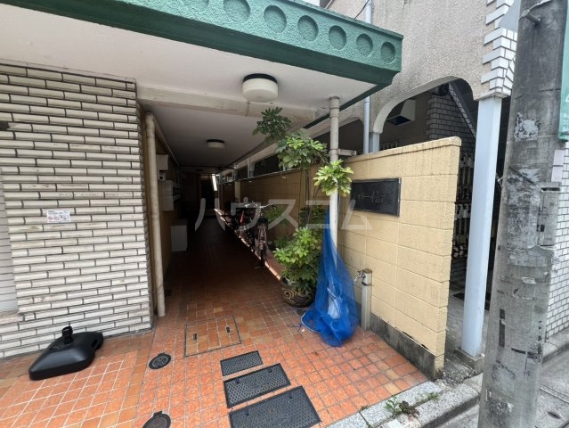 25/30 エントランス