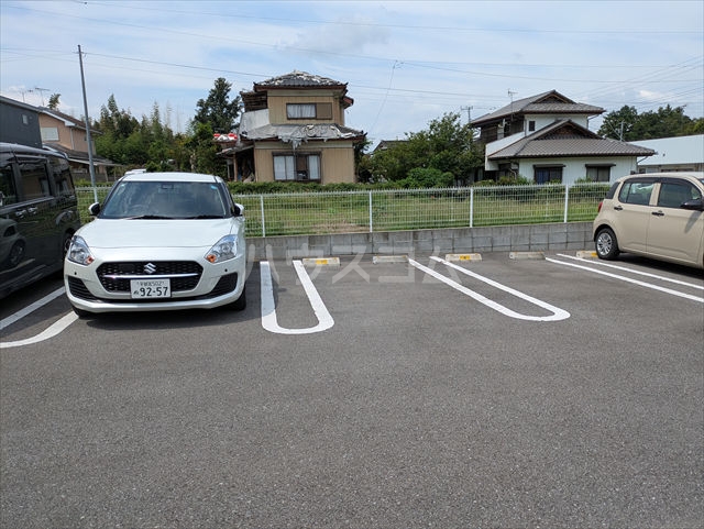 3/3 駐車場