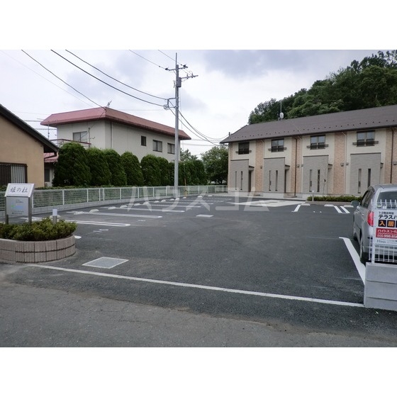 2/3 駐車場