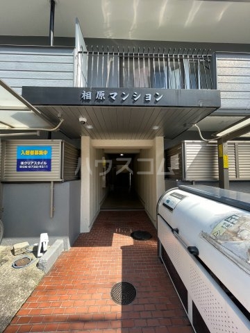 22/30 エントランス