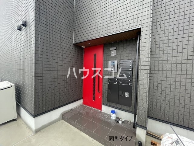 26/30 エントランス