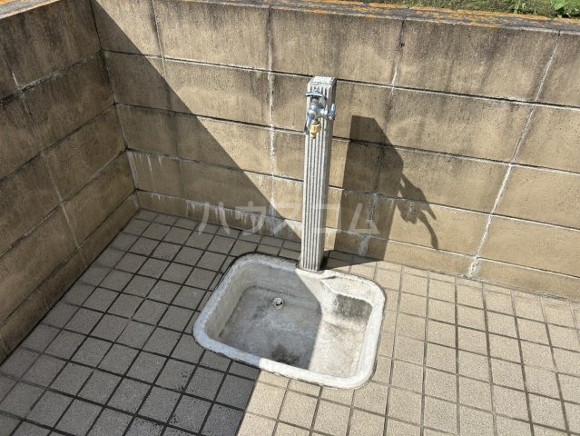 27/30 エントランス