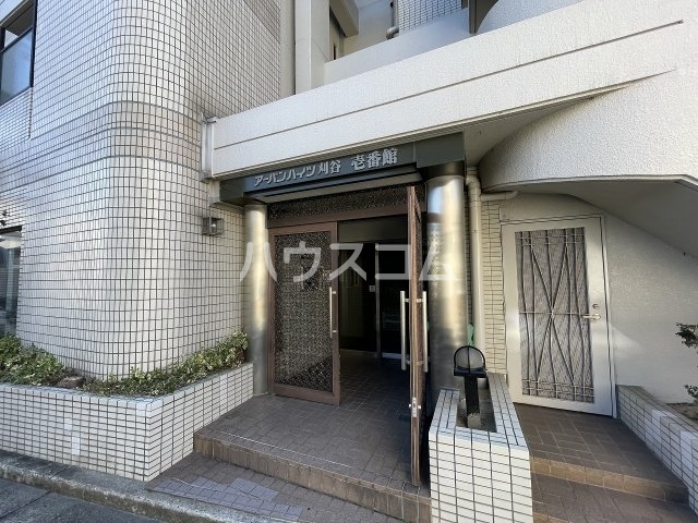 23/30 エントランス