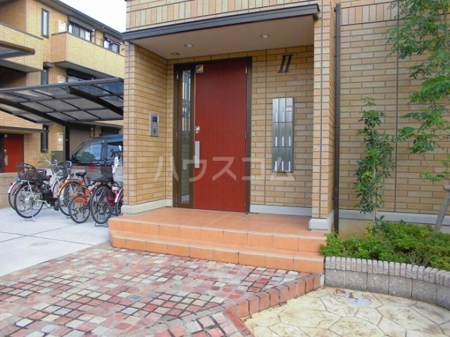 16/27 エントランス