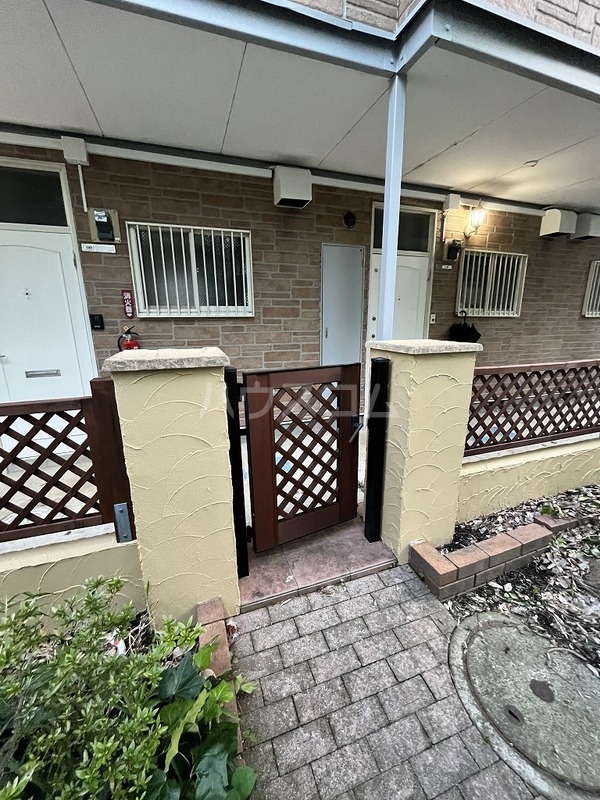 14/23 エントランス