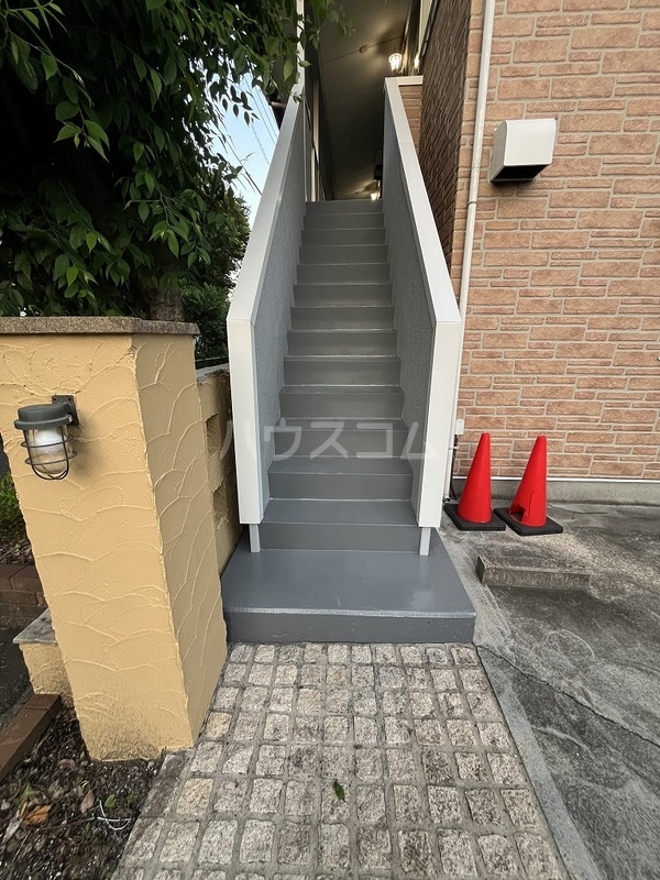 13/23 エントランス