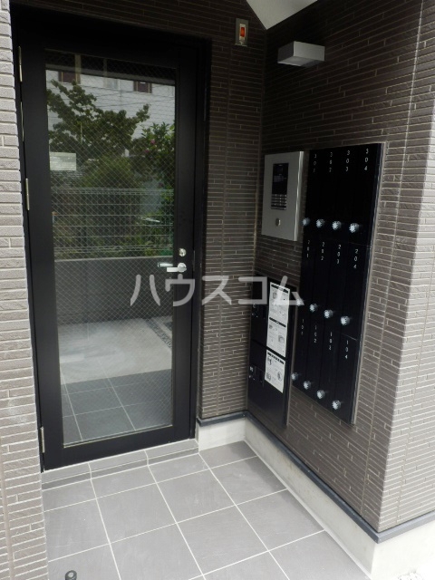 25/30 エントランス