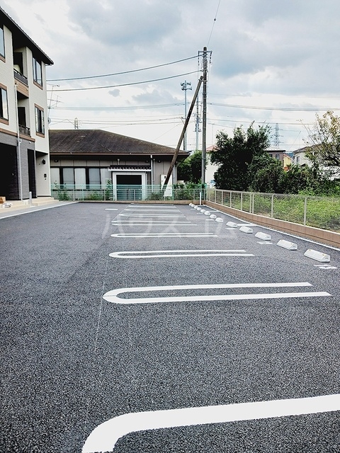 2/13 駐車場