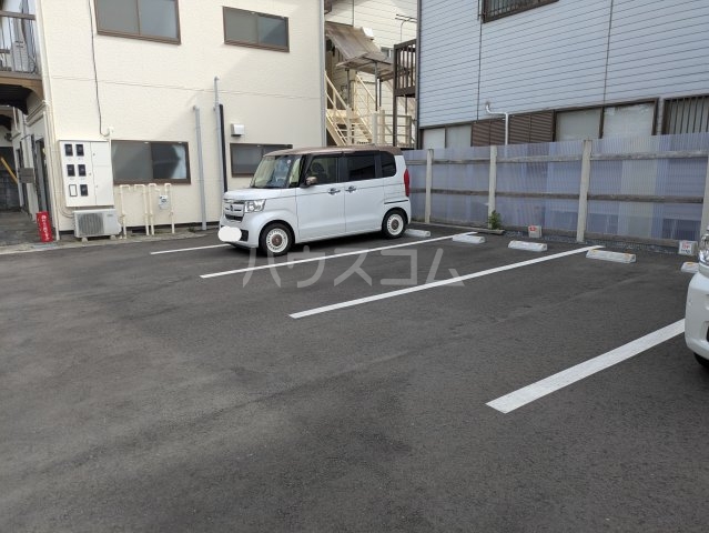 18/25 駐車場