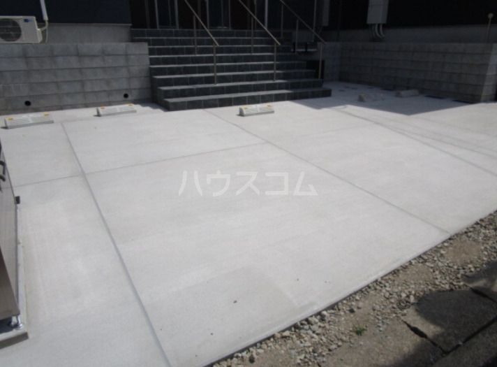 20/28 駐車場
