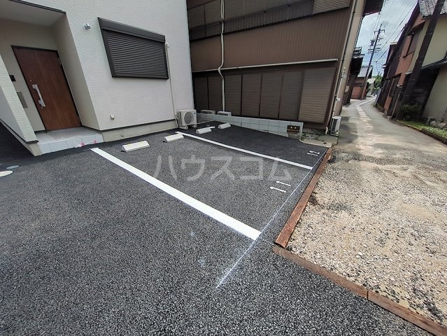 22/30 駐車場
