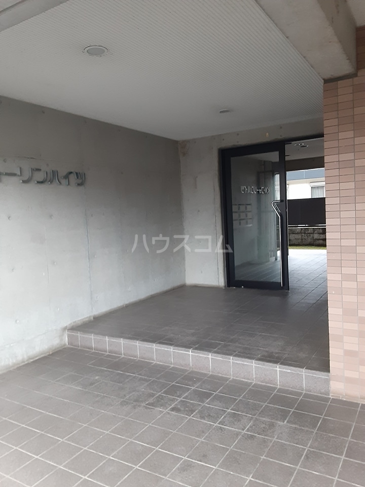 17/26 エントランス