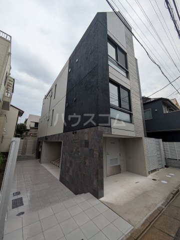 21/30 エントランス