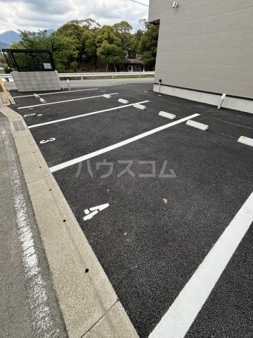 26/27 駐車場