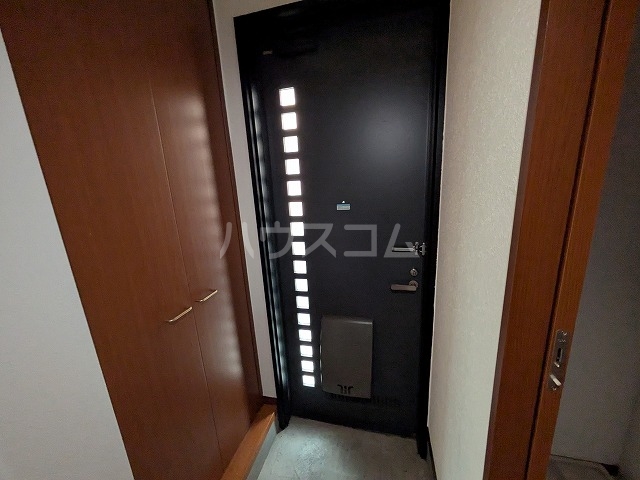 14/30 玄関
