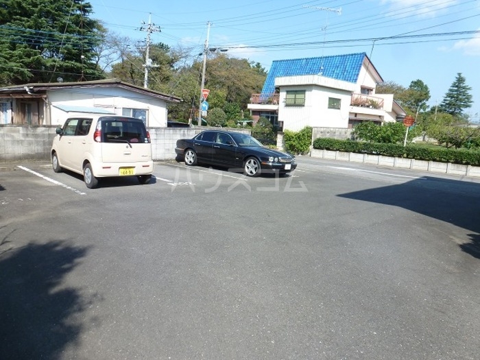 14/14 駐車場