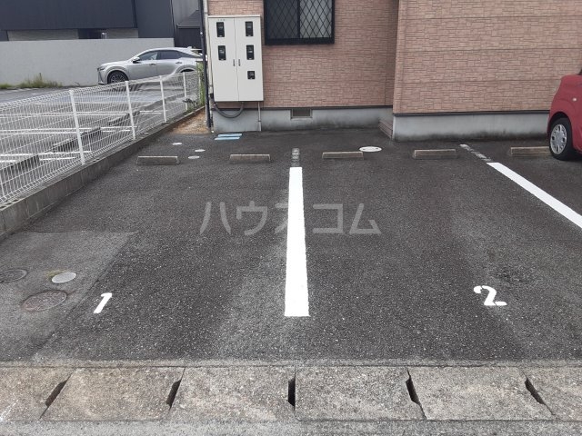 23/30 駐車場