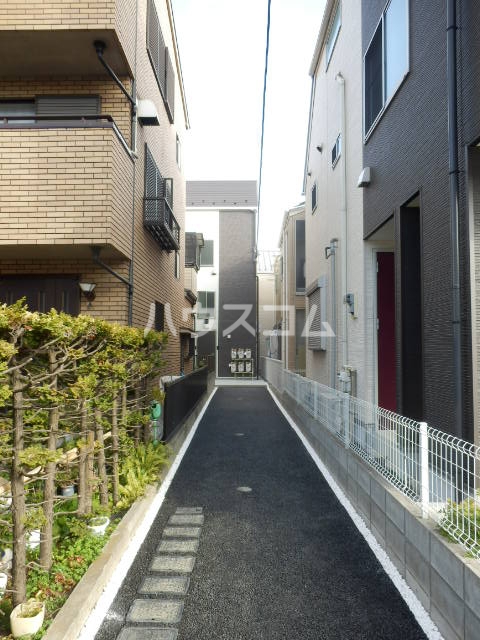 14/17 エントランス