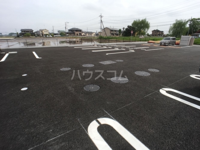 22/27 駐車場