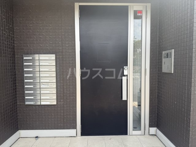 2/4 エントランス