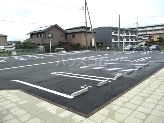 17/17 駐車場