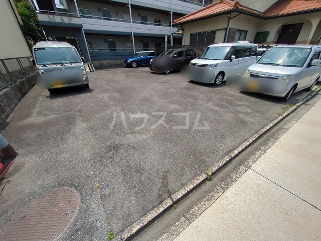 21/29 駐車場