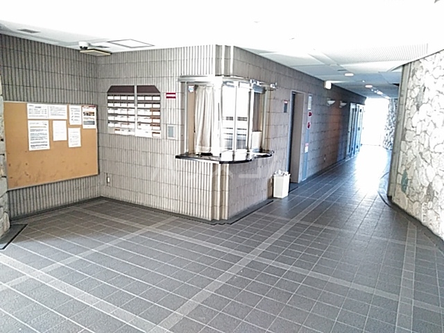 21/30 エントランス