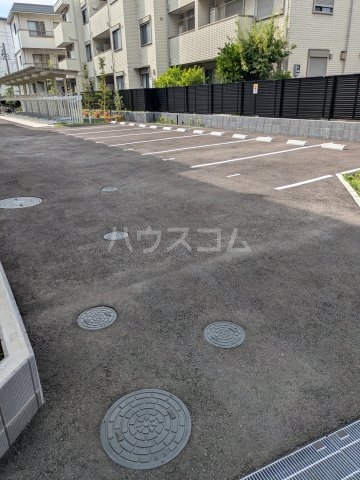 27/30 駐車場