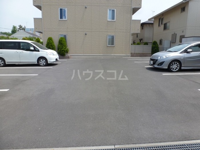17/27 駐車場