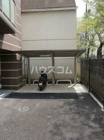 20/29 駐車場
