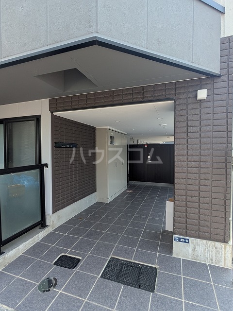 3/4 エントランス