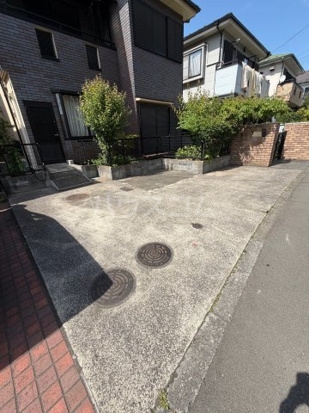 2/7 駐車場