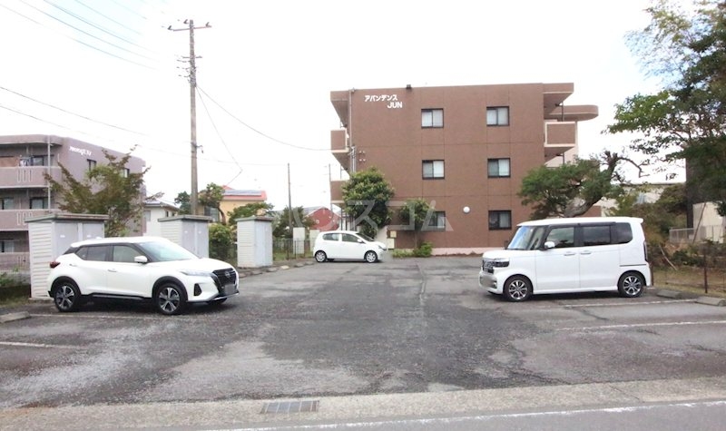 17/17 駐車場