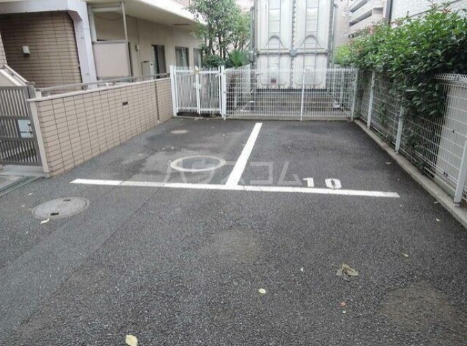 18/23 駐車場