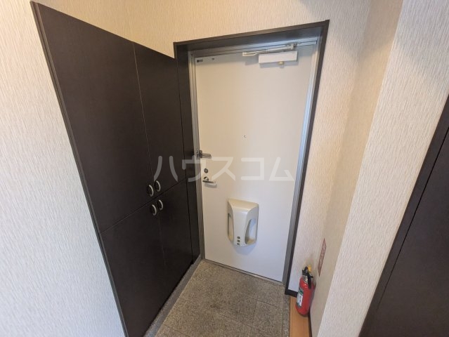 13/29 玄関