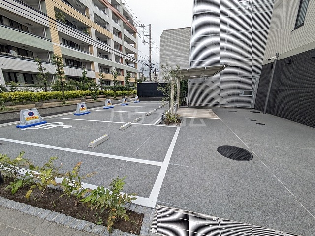 23/30 駐車場