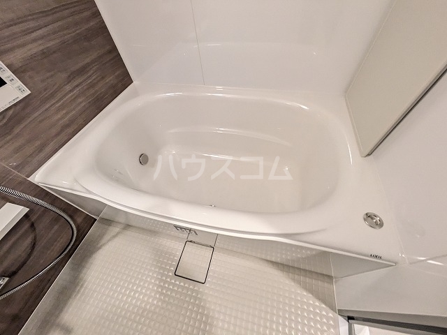 13/30 浴室