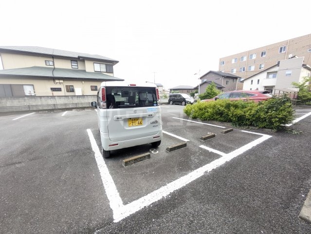 2/3 駐車場