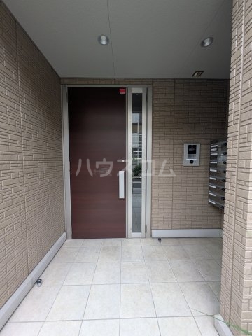 21/30 エントランス