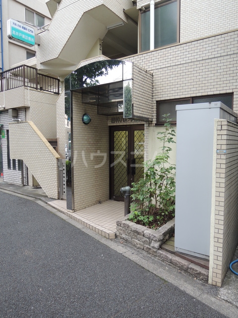 19/29 エントランス